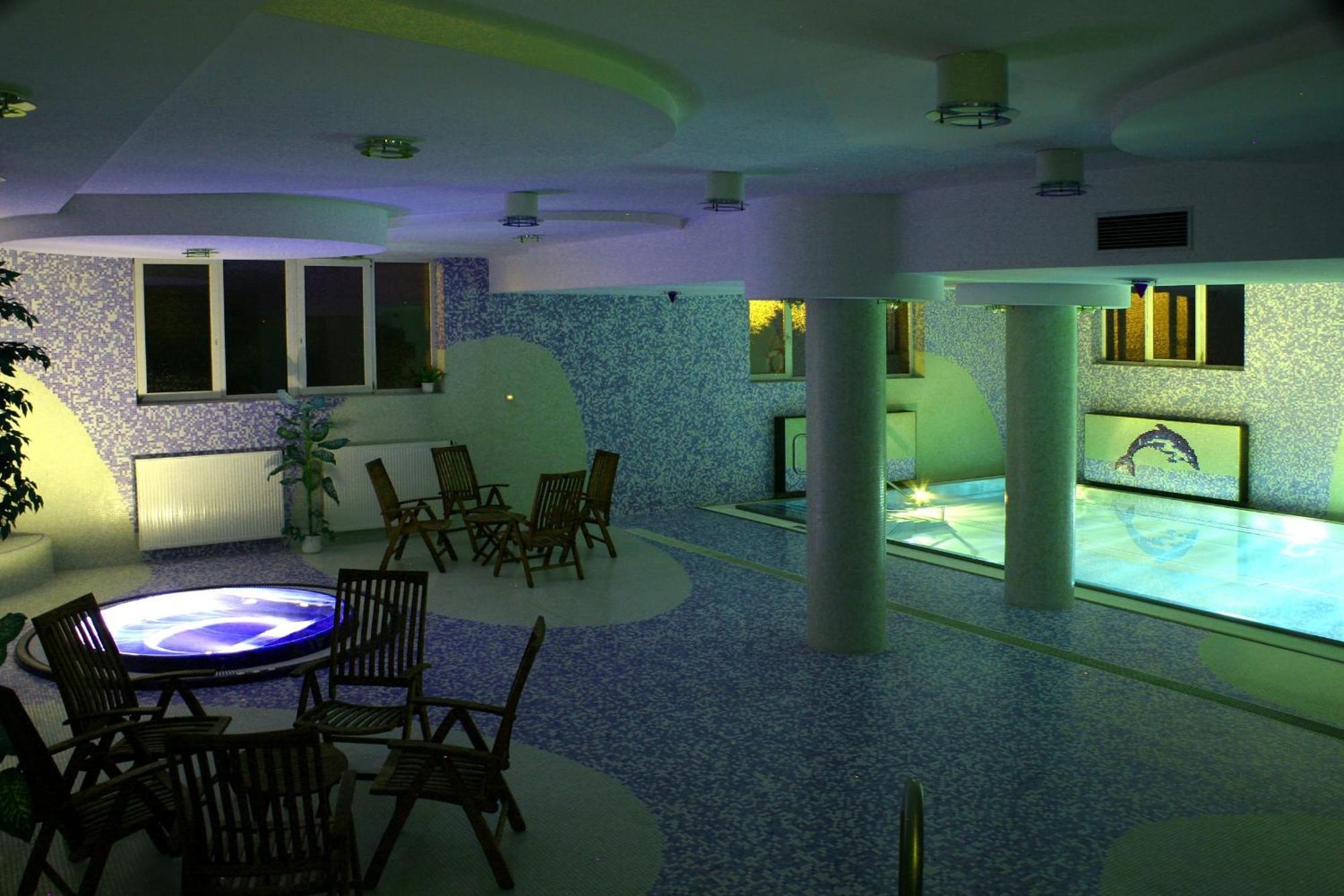 ריכנוב נאד קנז'נו April Hotel Panorama מראה חיצוני תמונה