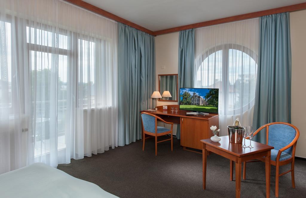 ריכנוב נאד קנז'נו April Hotel Panorama מראה חיצוני תמונה